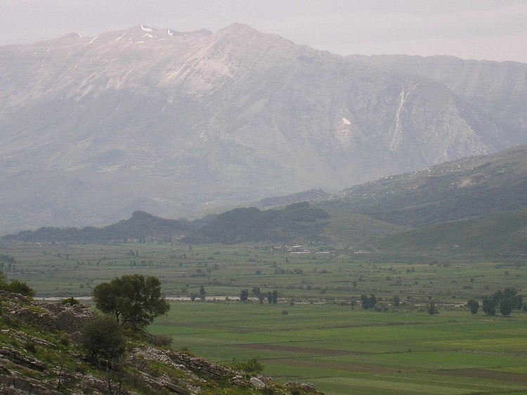 Mountain scenery near Girokastër