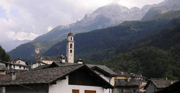 Villa di Chiavenna, Val Bregaglia, Italië