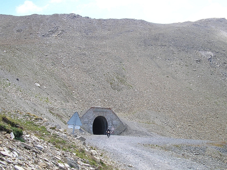 De tunnel op de Col du Parpaillon, Frankrijk