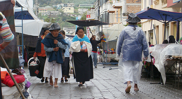 De markt van Otavalo