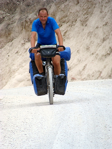 Piet Vercaempst on the long climb to Celendín