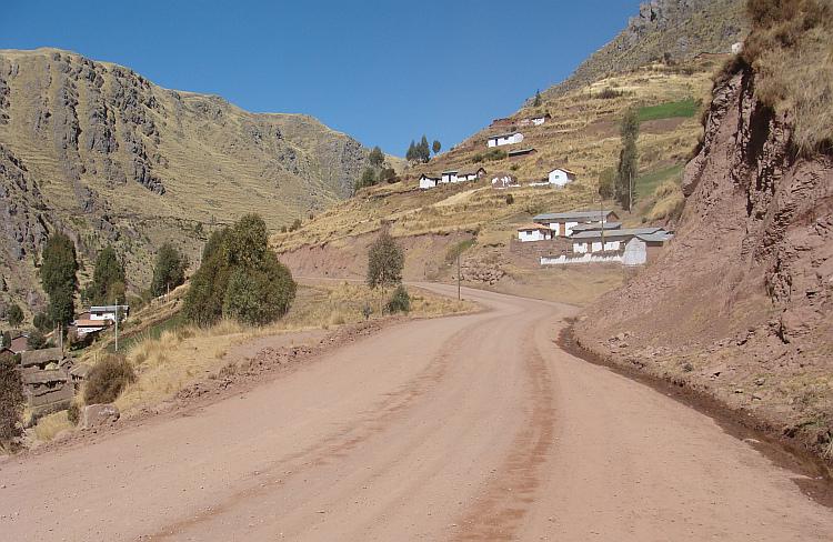 The road from Sicuani to Yauri