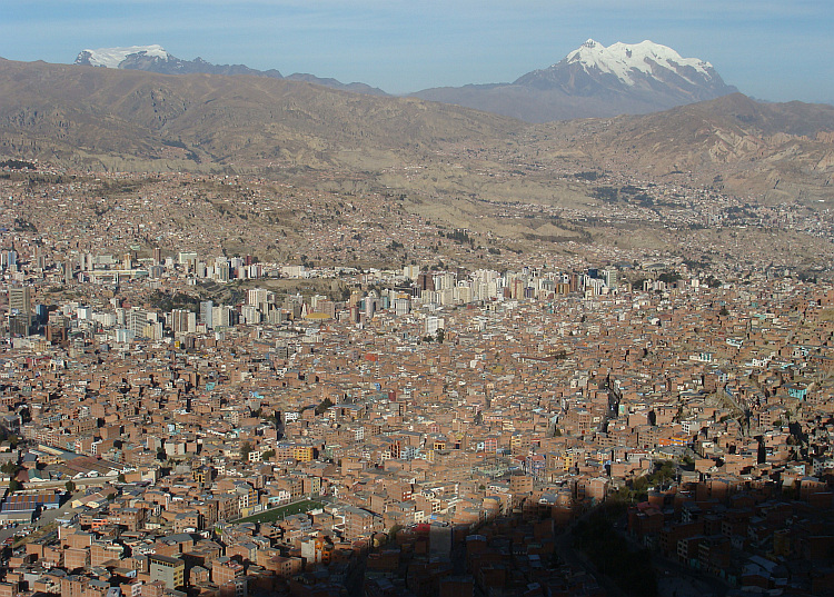 The immense valley of La Paz