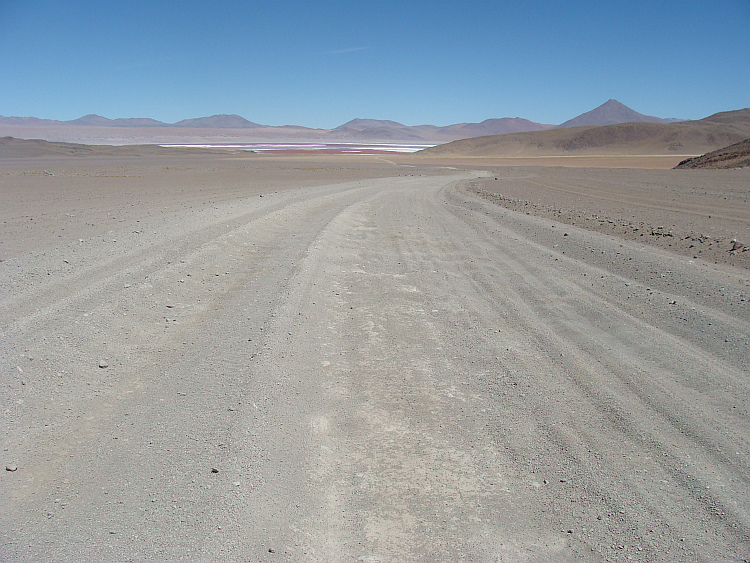 The road to Laguna Colorada