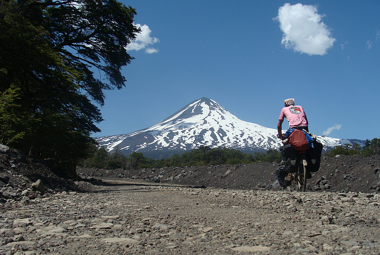 On the way to the LLaima volcano