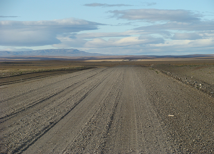 The road to the Chilean border