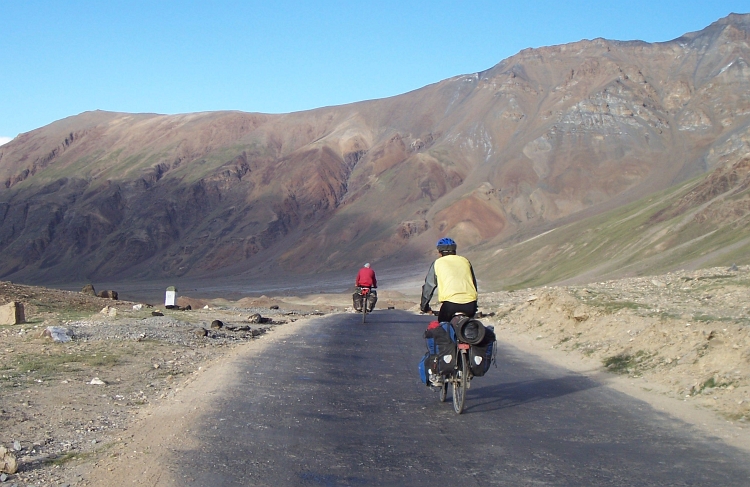 Jeroen and I are approaching Sarchu