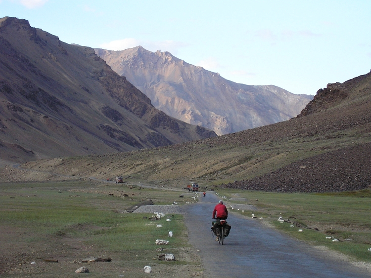 Jeroen and I are approaching Sarchu