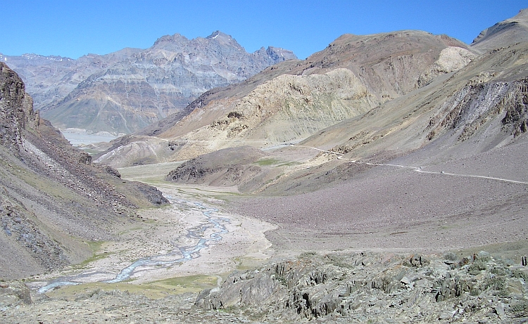 Descent of the Kunzum La