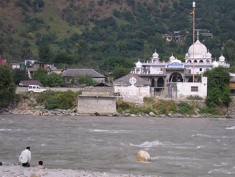 Beas river with Sikh temple, Bhuntar