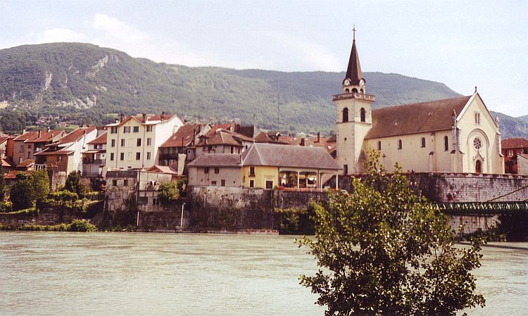 Seyssel and the Rhône, between High Jura and the Alps