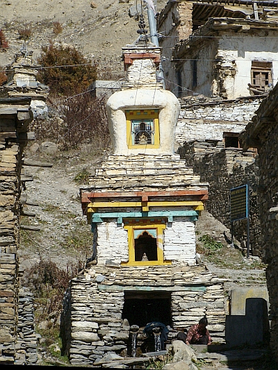 Stupa in Ngawal