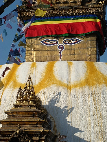 De alziende ogen van de Boeddha, Swayambhunath Stupa in Kathmandu