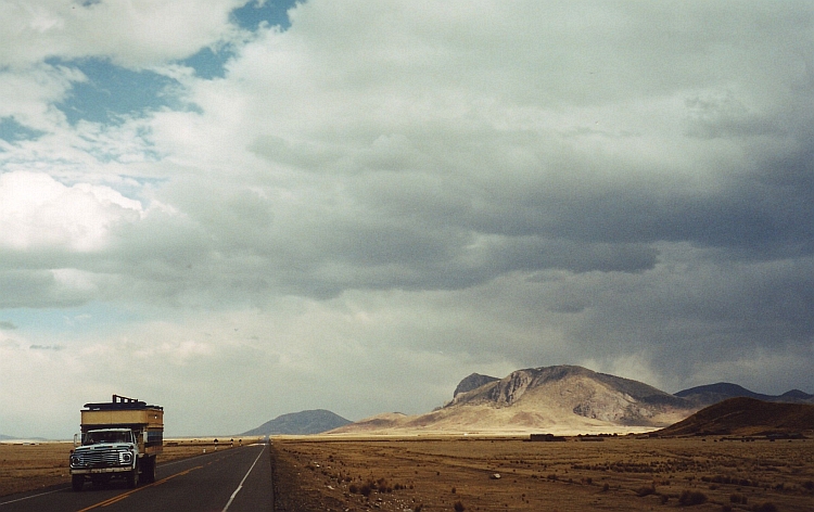 Dreigende wolkenpartijen boven de Altiplano